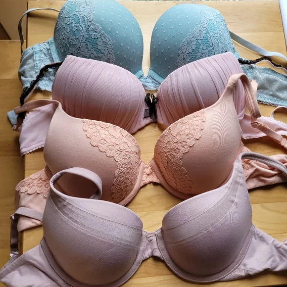 VS 32C bra bundle - Picture 3 of 9